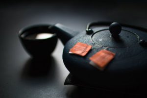 Black tea pot