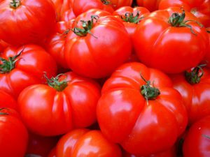 Red Large tomatoes