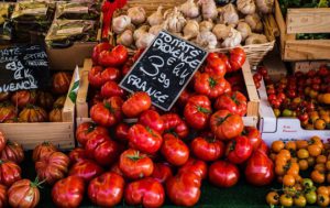 Tomatoes and Garlic at a produce stand