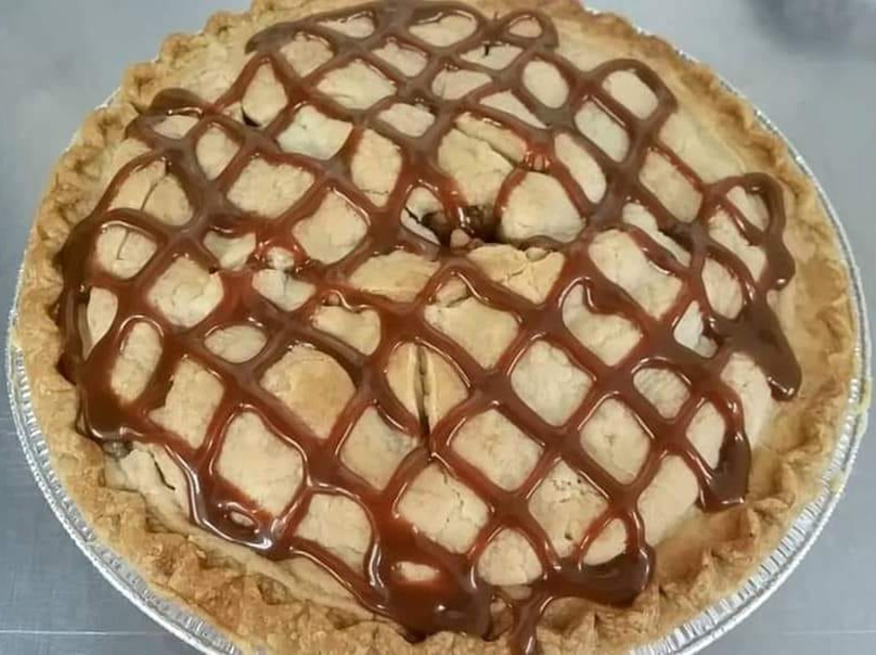 Caramel Apple Nut Pie